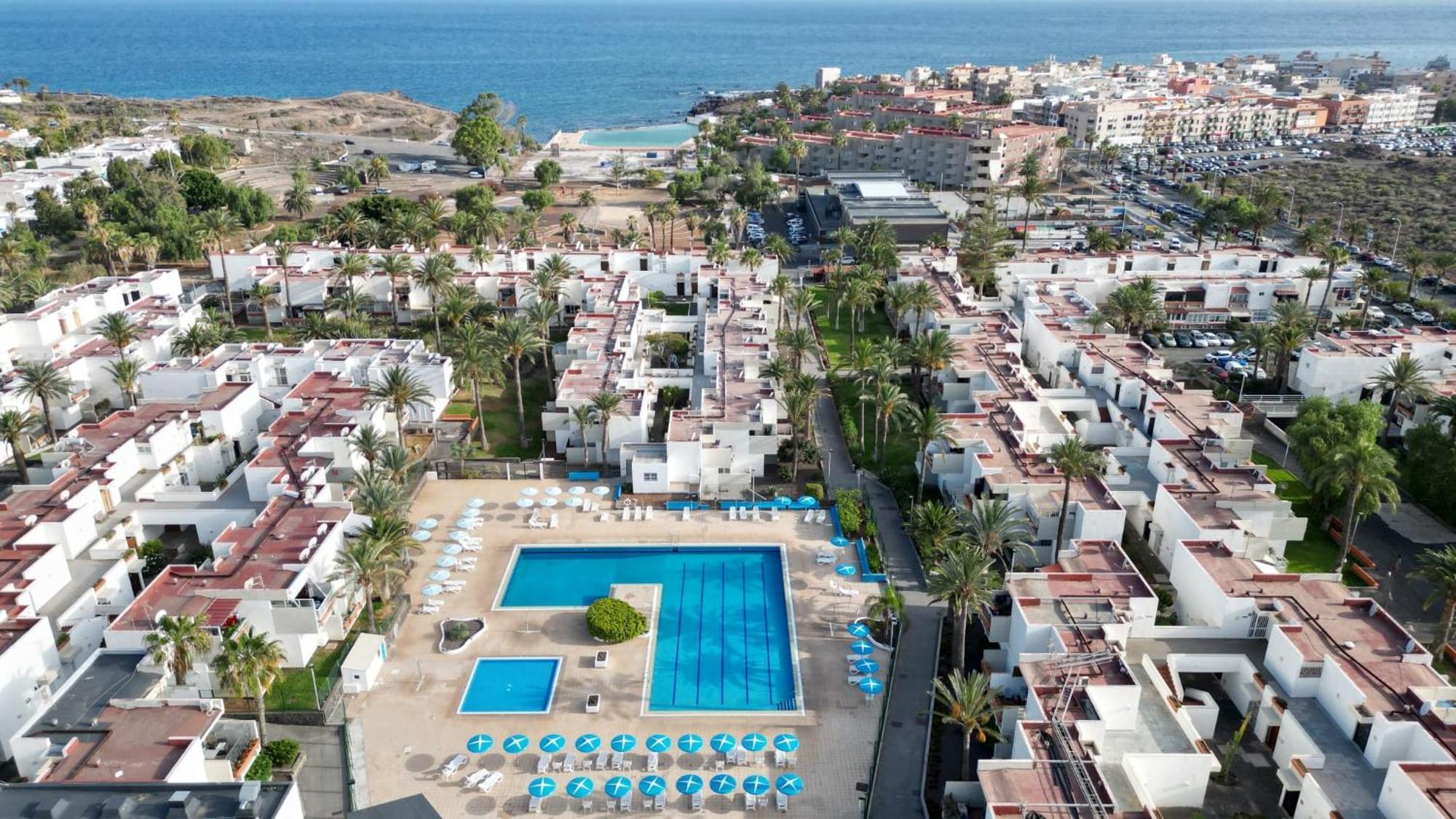Primavera Tranquil Retreat 2-Bedroom Apartment With Balcony, Garden View & Fiber Wifi أرونا المظهر الخارجي الصورة