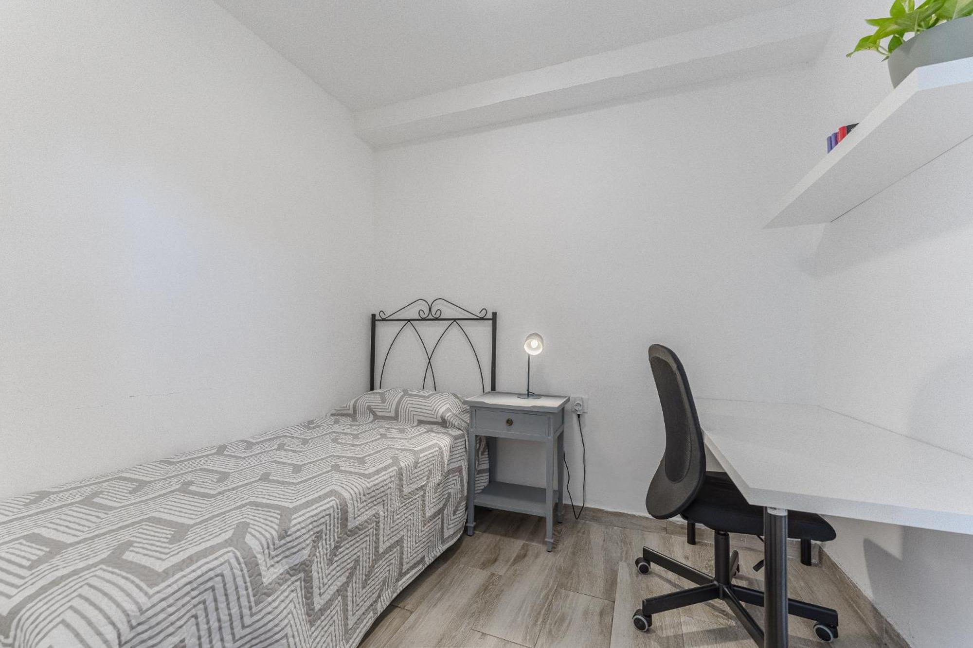Primavera Tranquil Retreat 2-Bedroom Apartment With Balcony, Garden View & Fiber Wifi أرونا المظهر الخارجي الصورة